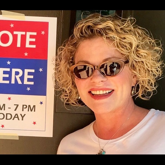 Meet your Posher, Denise - Picture 4 of 8